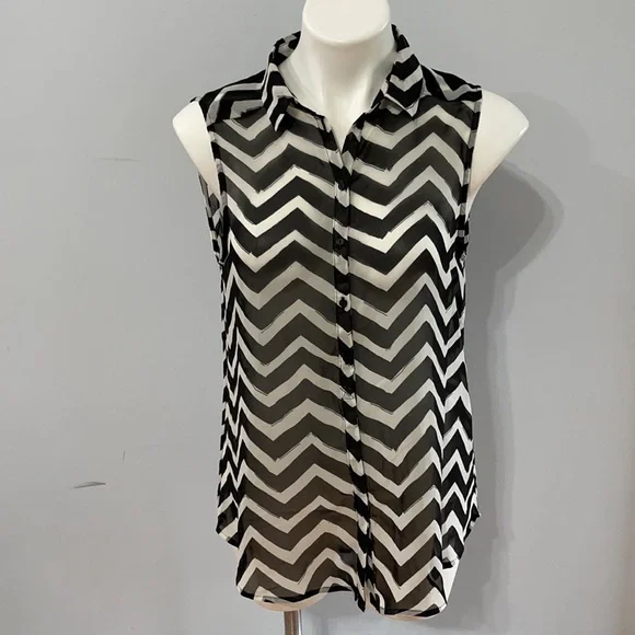 H&M Sleeveless Blouse Black White Chevron Pattern - Picture 8 of 8